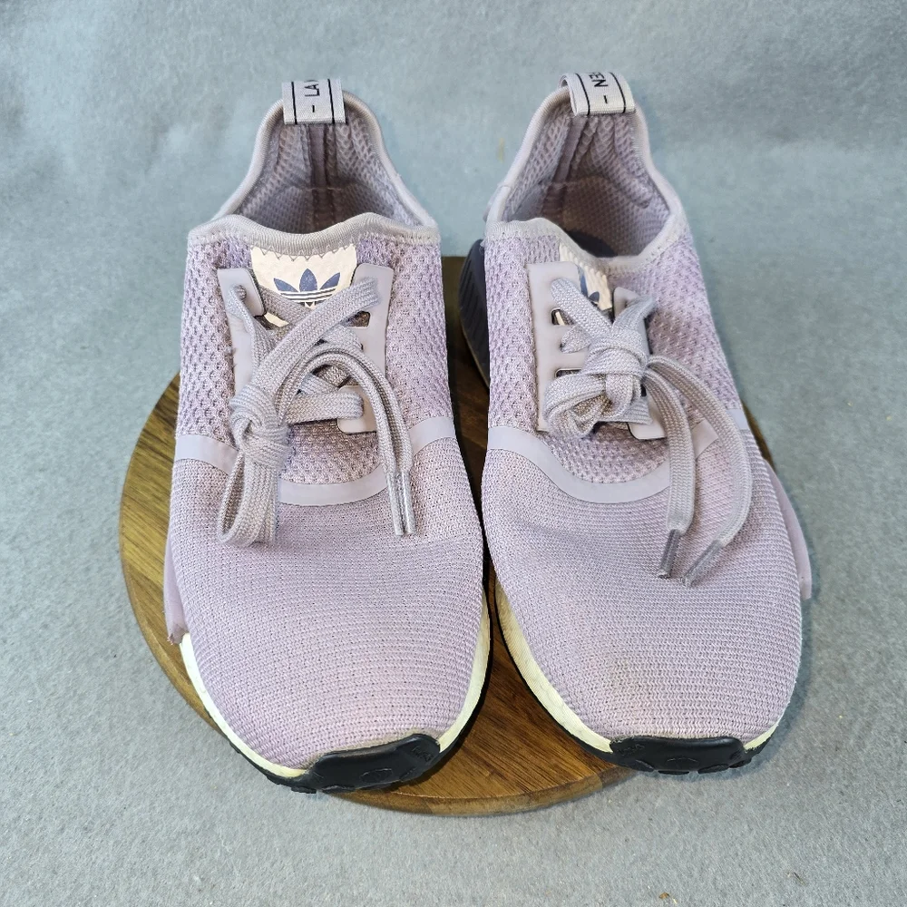 Purple adidas, marque aux 3 bandes, boost Womens Size 6**** - Picture 6 of 10
